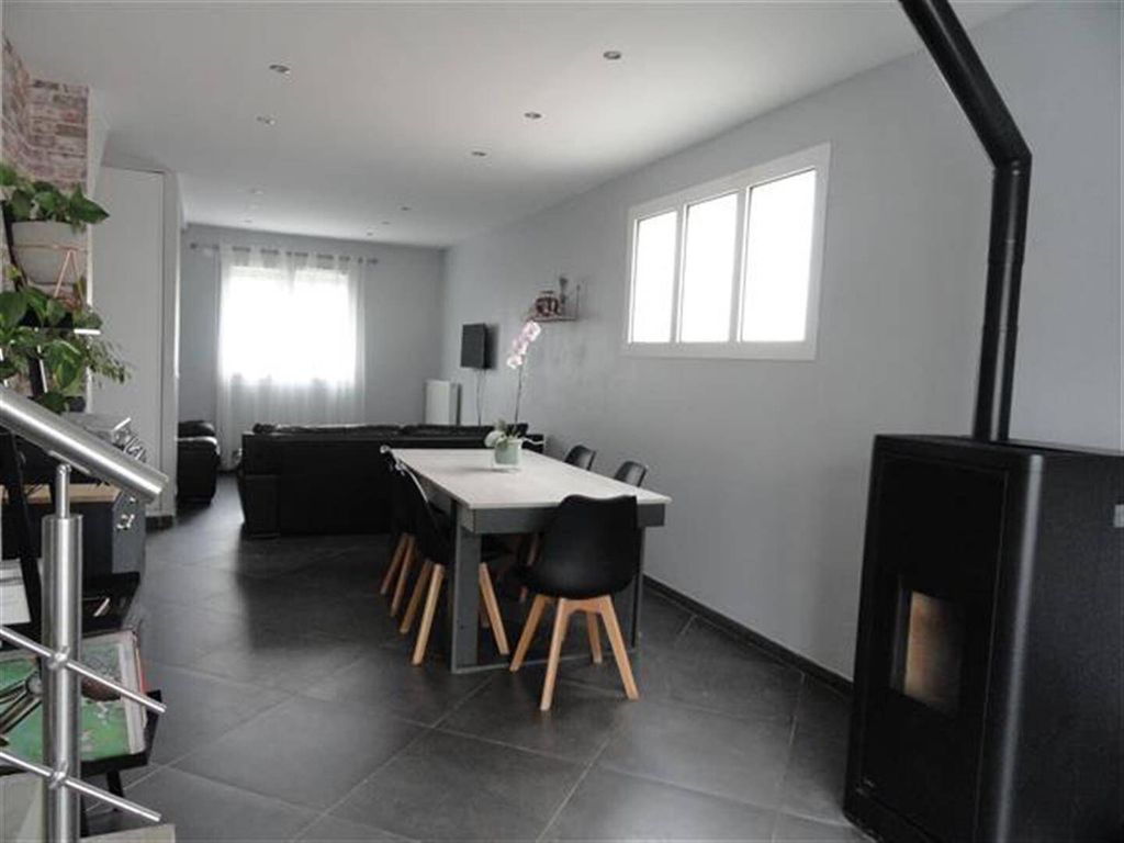 Achat maison à vendre 3 chambres 133 m² - Pontault-Combault