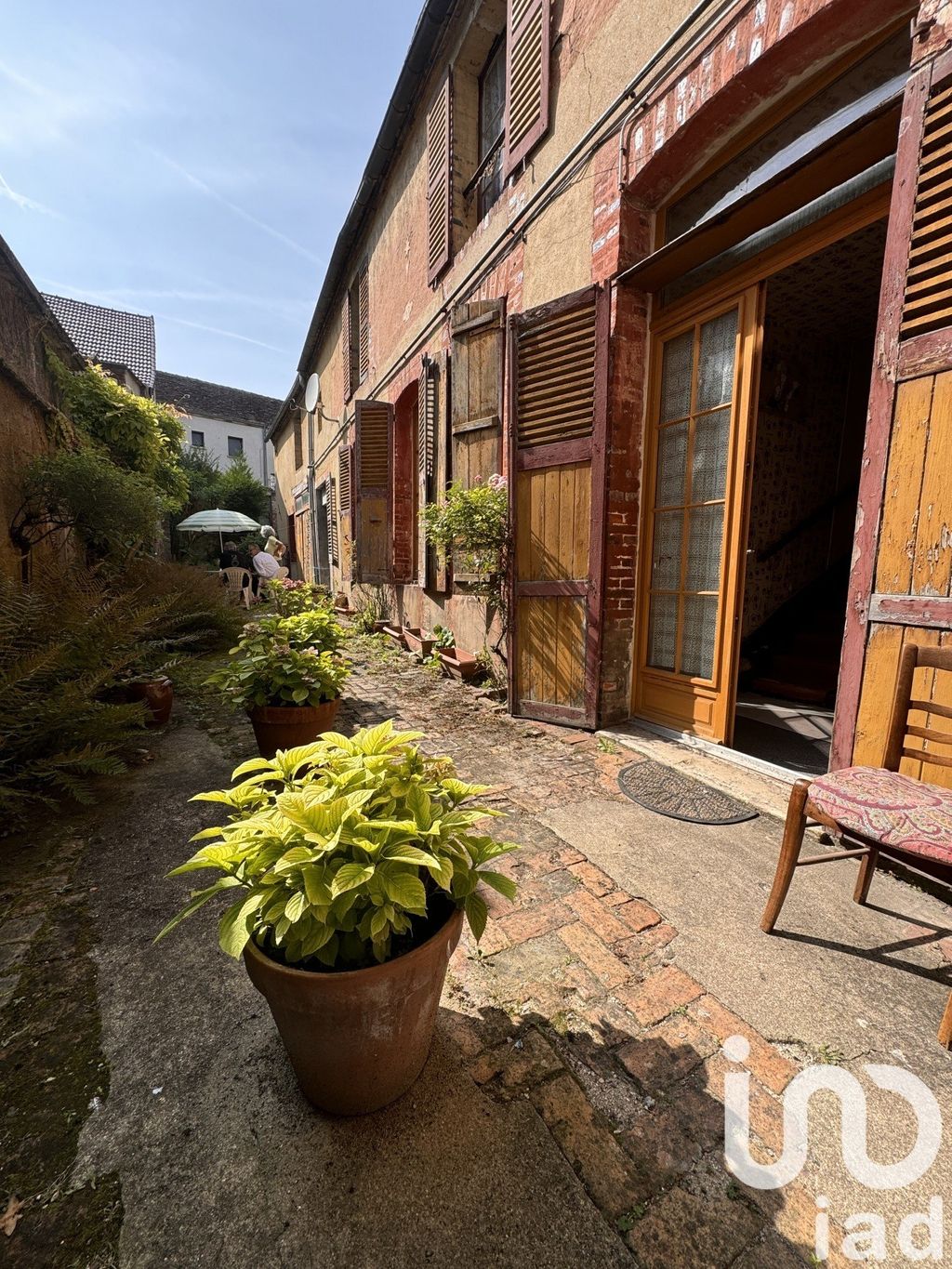 Achat maison à vendre 3 chambres 136 m² - Pont-sur-Yonne