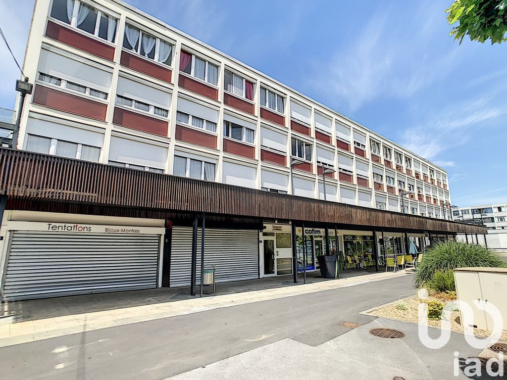 Achat appartement à vendre 5 pièces 90 m² - Mourenx