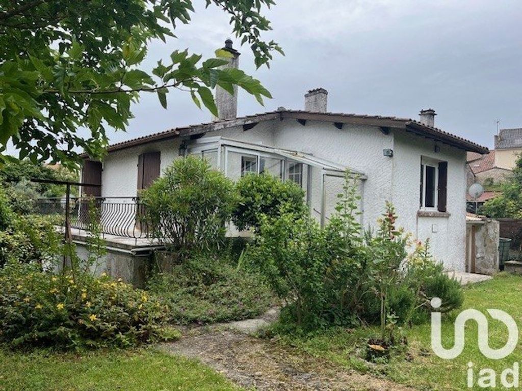 Achat maison à vendre 2 chambres 153 m² - Archiac