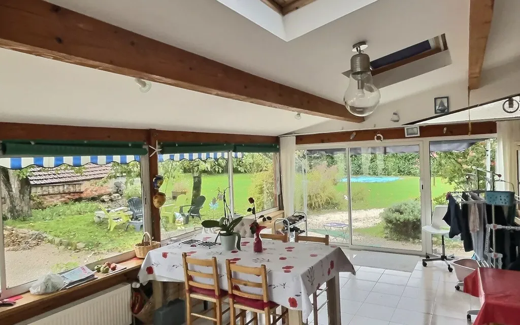 Achat maison à vendre 3 chambres 136 m² - Saint-Gervais-en-Vallière