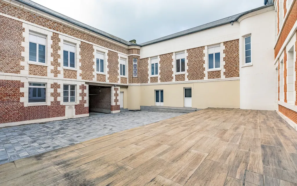 Achat maison à vendre 6 chambres 500 m² - La Fère