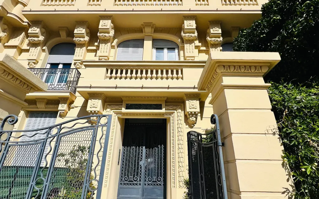 Achat appartement à vendre 3 pièces 77 m² - Nice