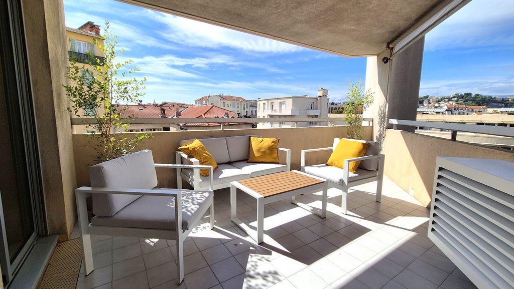 Achat appartement à vendre 5 pièces 94 m² - Nice