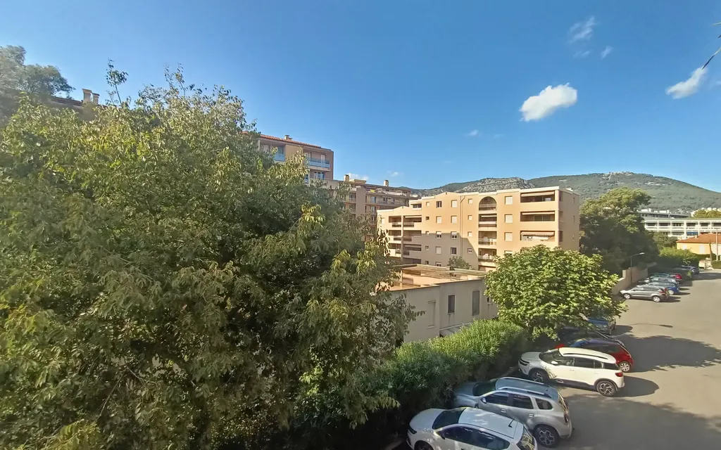 Achat appartement à vendre 2 pièces 78 m² - Toulon