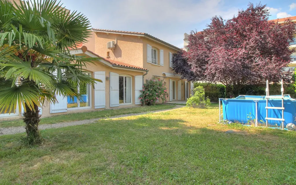 Achat maison à vendre 4 chambres 175 m² - Meyzieu