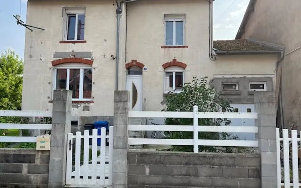 Achat maison à vendre 3 chambres 132 m² - Aubréville