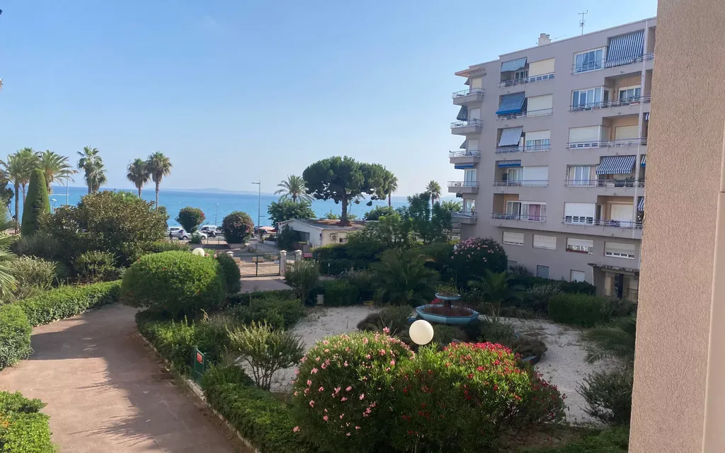 Achat appartement à vendre 2 pièces 48 m² - Cagnes-sur-Mer