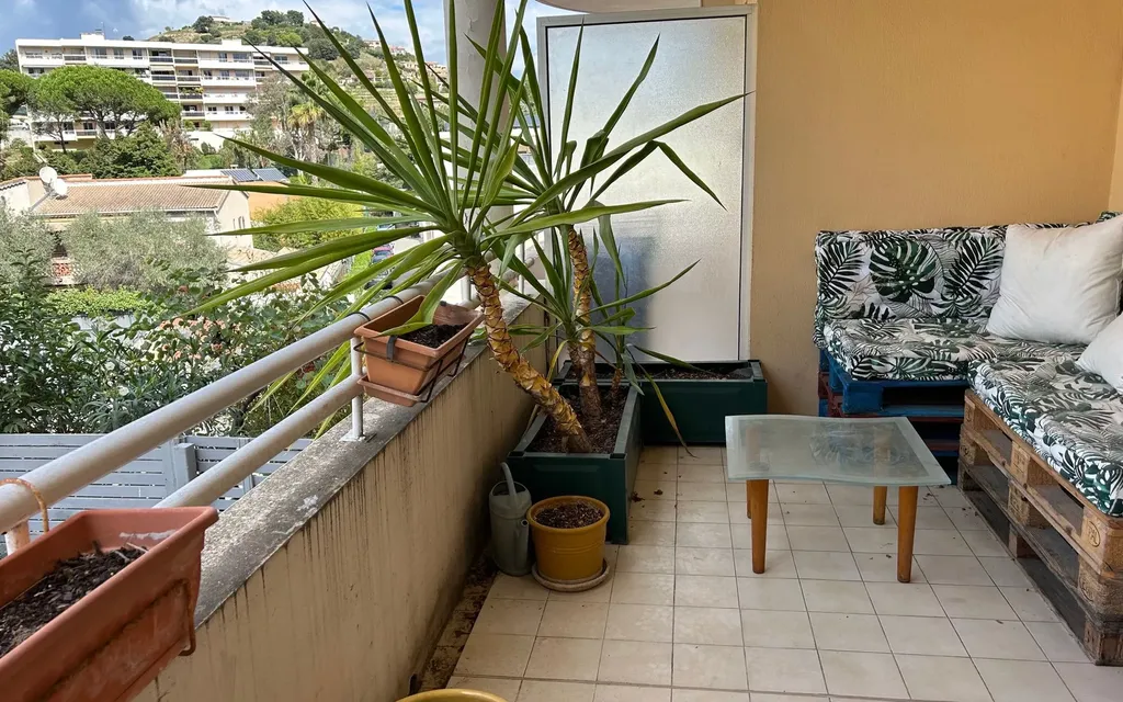 Achat appartement à vendre 3 pièces 65 m² - Cagnes-sur-Mer