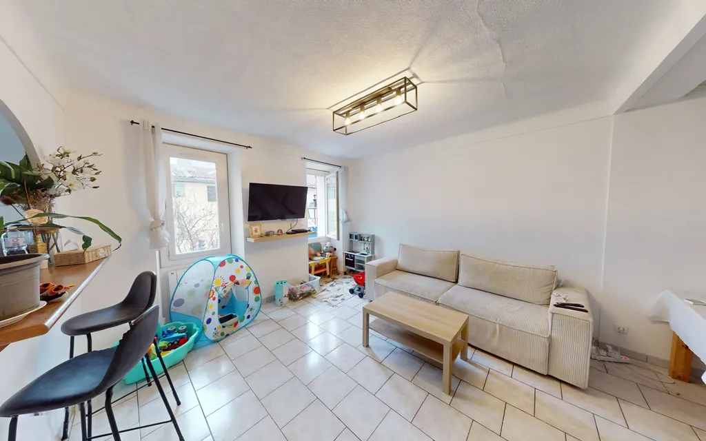 Achat appartement à vendre 2 pièces 45 m² - La Farlède