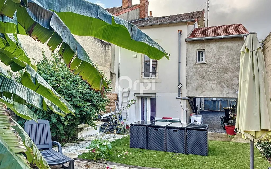 Achat maison à vendre 2 chambres 72 m² - Montluçon