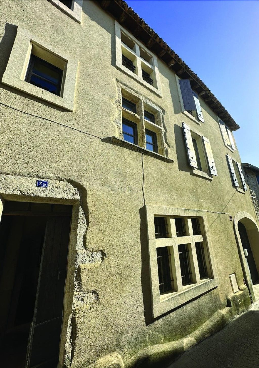 Achat maison à vendre 6 chambres 135 m² - Montfrin