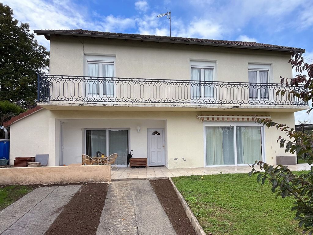 Achat maison à vendre 5 chambres 131 m² - Jussac