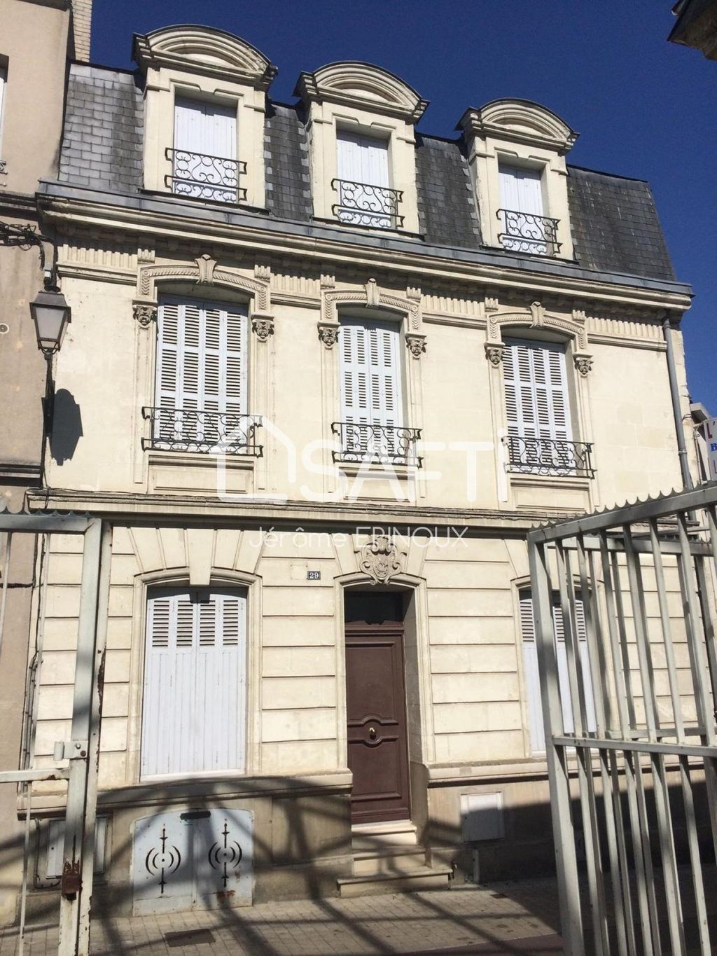 Achat maison à vendre 7 chambres 193 m² - Châtellerault