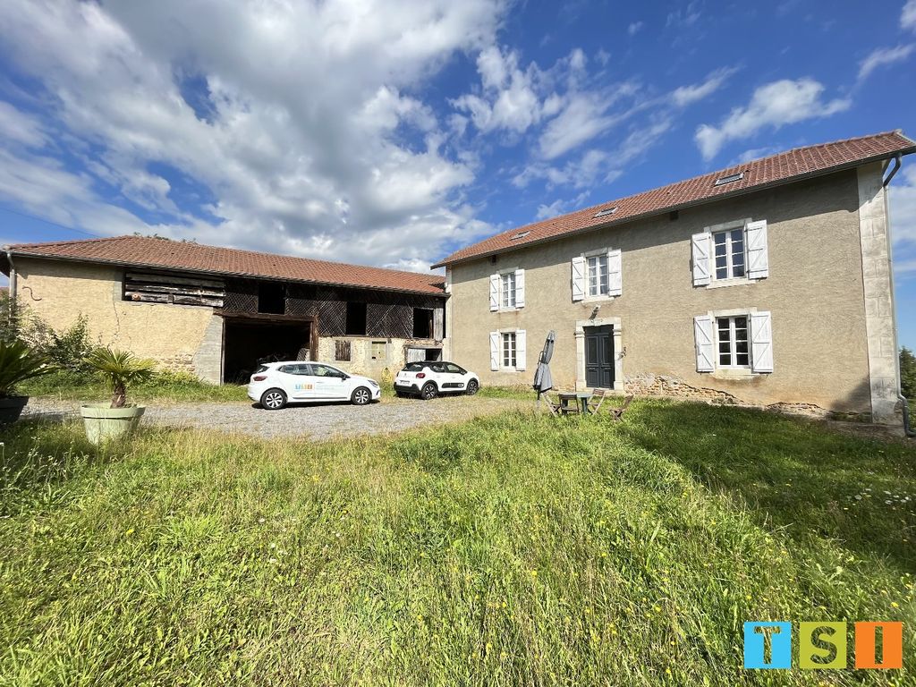 Achat maison à vendre 4 chambres 193 m² - Tajan