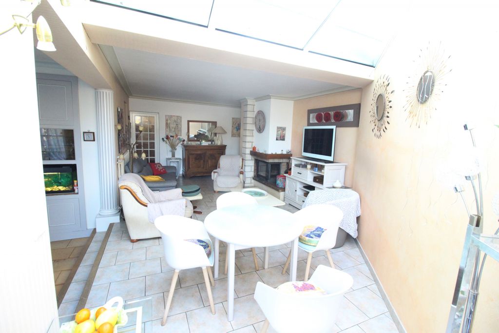 Achat maison à vendre 5 chambres 176 m² - Monnaie