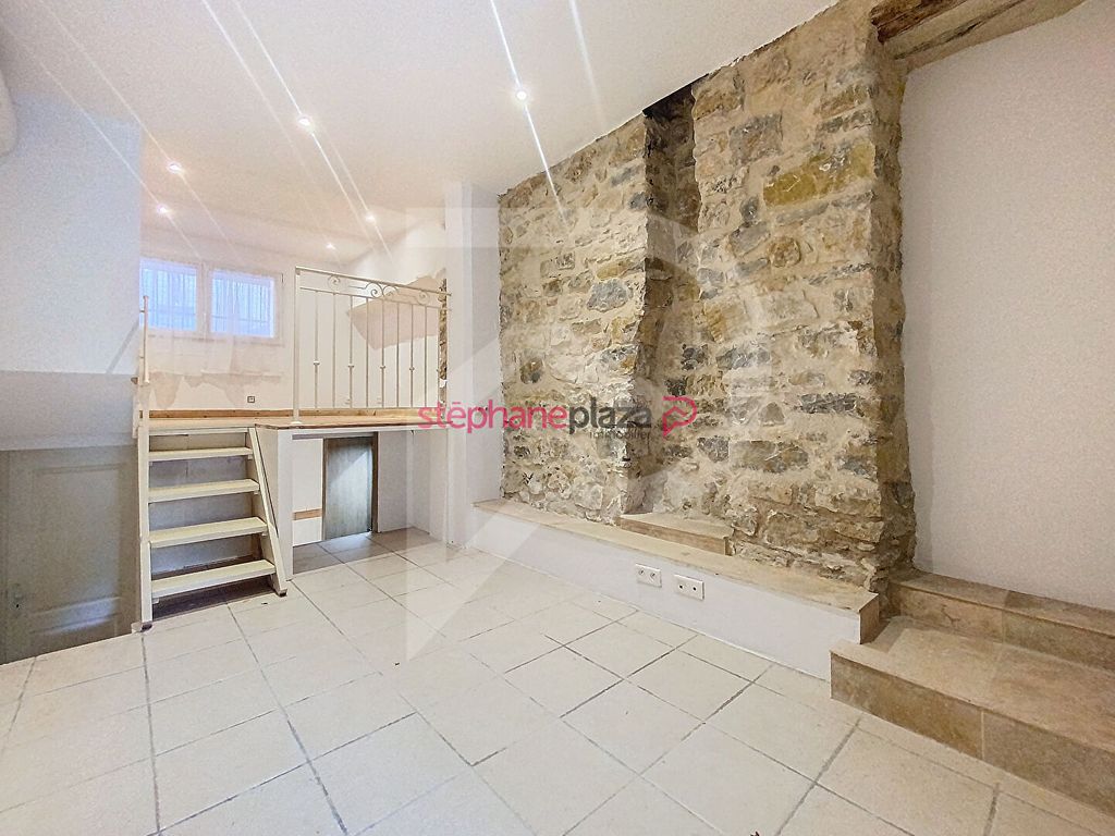 Achat maison à vendre 2 chambres 84 m² - Grasse