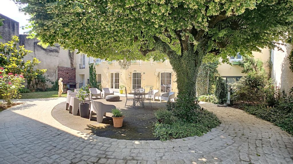 Achat maison à vendre 7 chambres 485 m² - Chauvigny