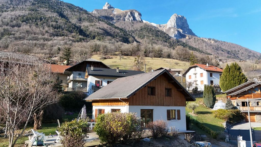 Achat maison à vendre 4 chambres 133 m² - Saint-Ferréol