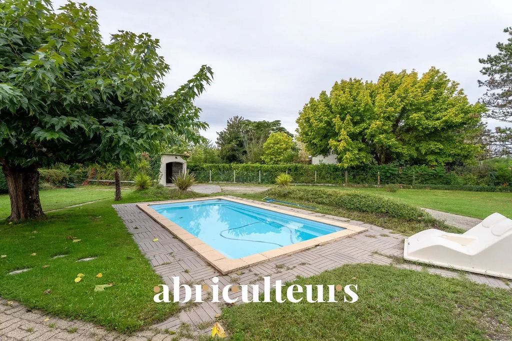 Achat maison à vendre 8 chambres 112 m² - Ambarès-et-Lagrave