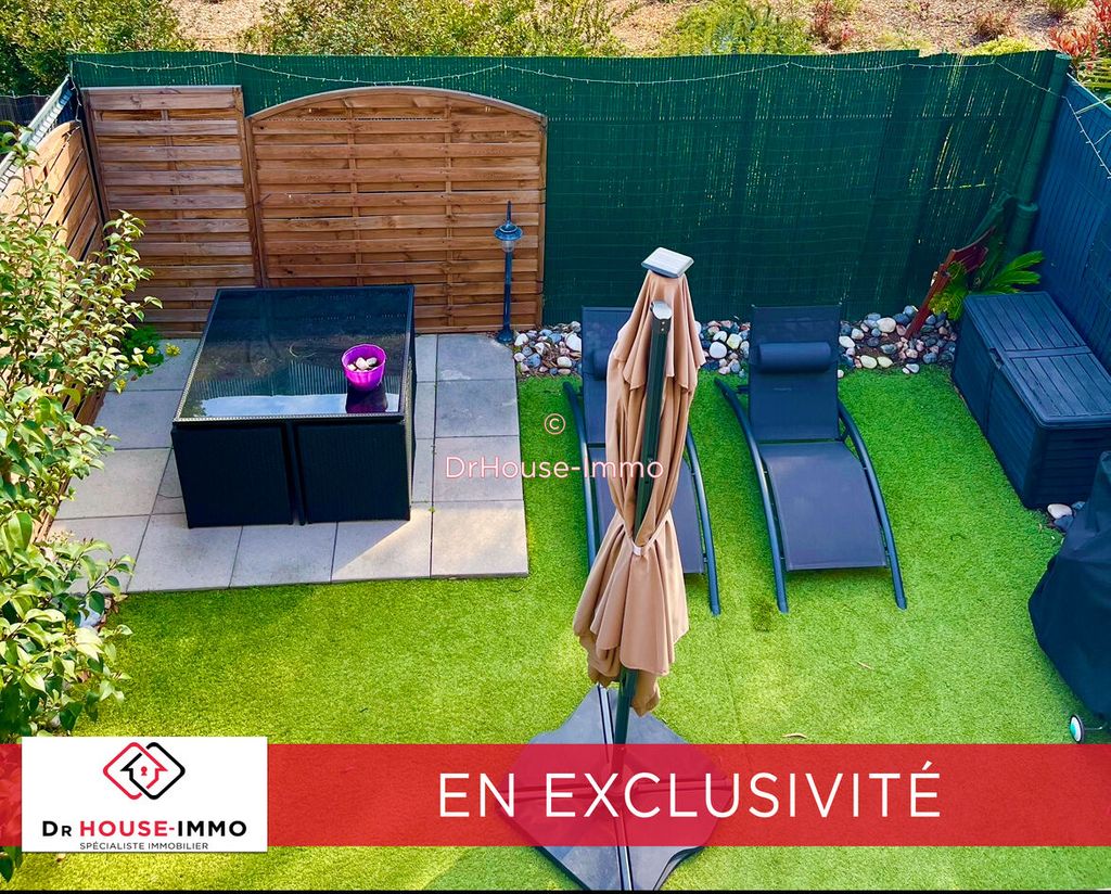 Achat maison à vendre 3 chambres 74 m² - Le Lavandou