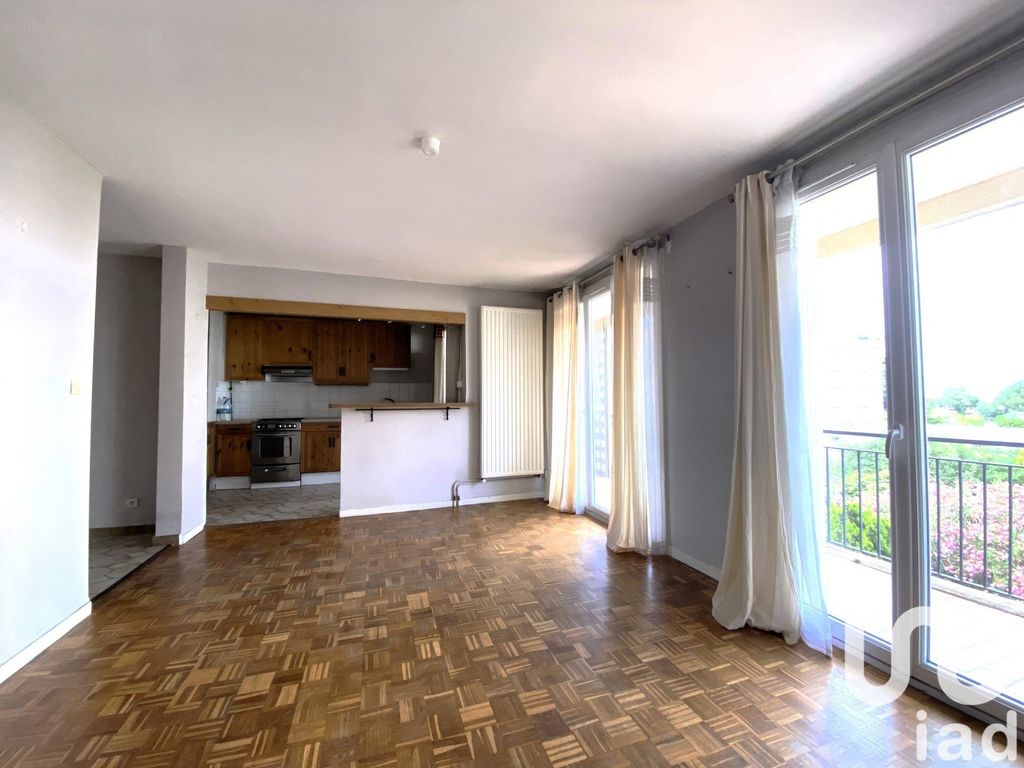 Achat appartement à vendre 4 pièces 64 m² - Carpentras