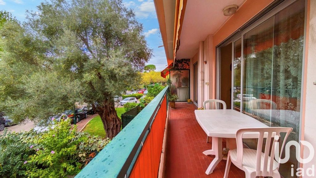 Achat appartement à vendre 3 pièces 75 m² - Antibes