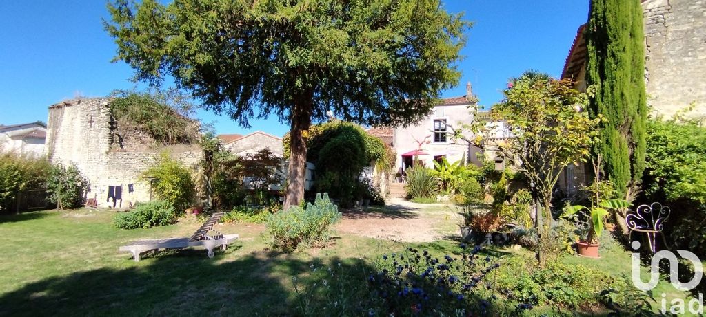 Achat maison à vendre 3 chambres 252 m² - Dampierre-sur-Boutonne