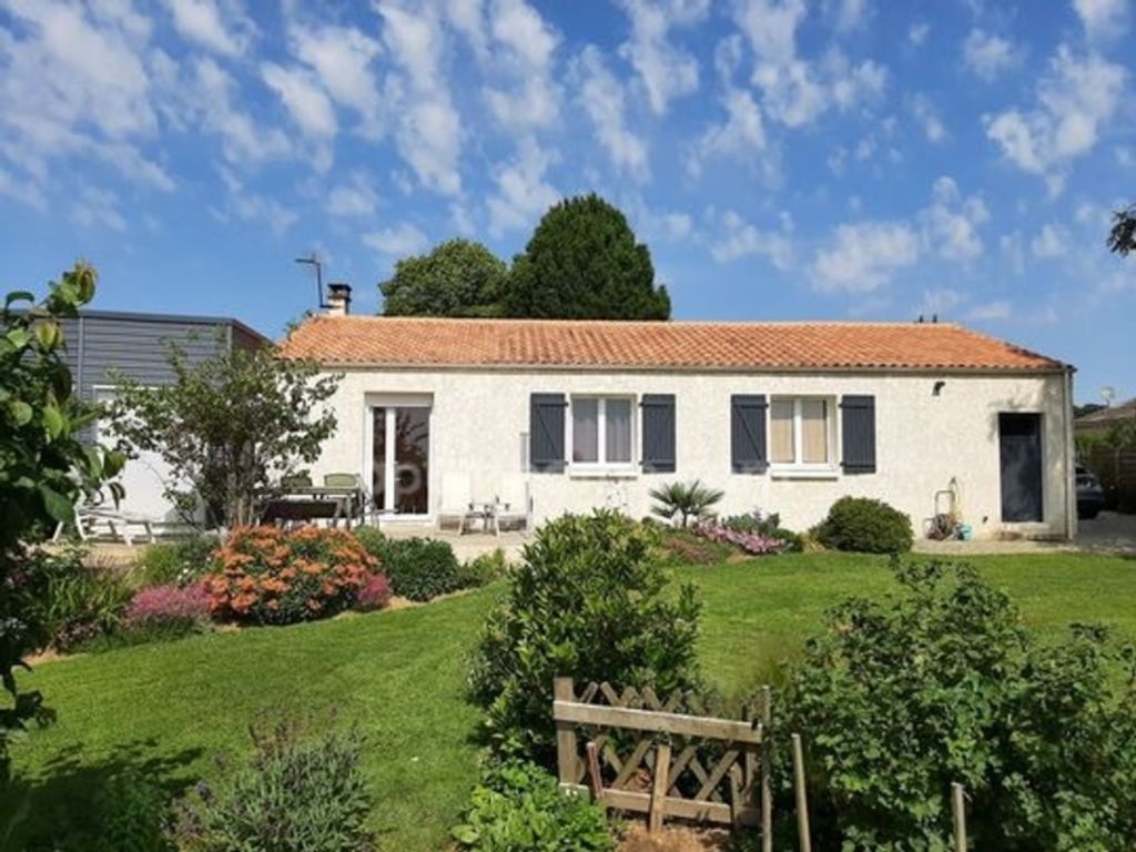 Achat maison à vendre 4 chambres 130 m² - Mervent