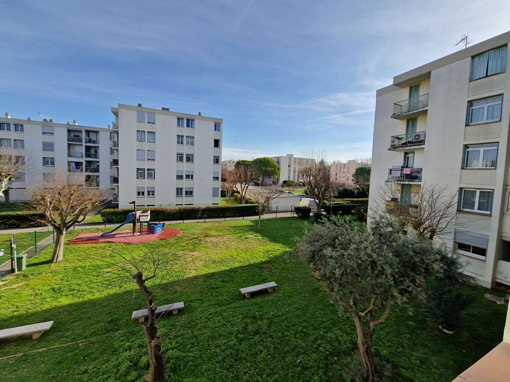 Achat appartement à vendre 3 pièces 65 m² - Marignane