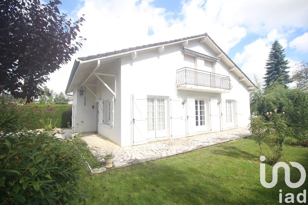 Achat maison à vendre 3 chambres 132 m² - Oloron-Sainte-Marie