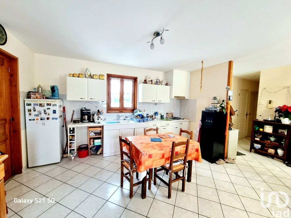 Achat maison à vendre 3 chambres 81 m² - Mazeyrat-d'Allier