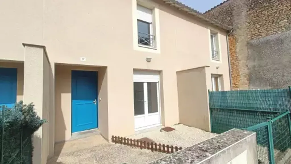 Achat maison à vendre 2 chambres 67 m² - Neuville-de-Poitou