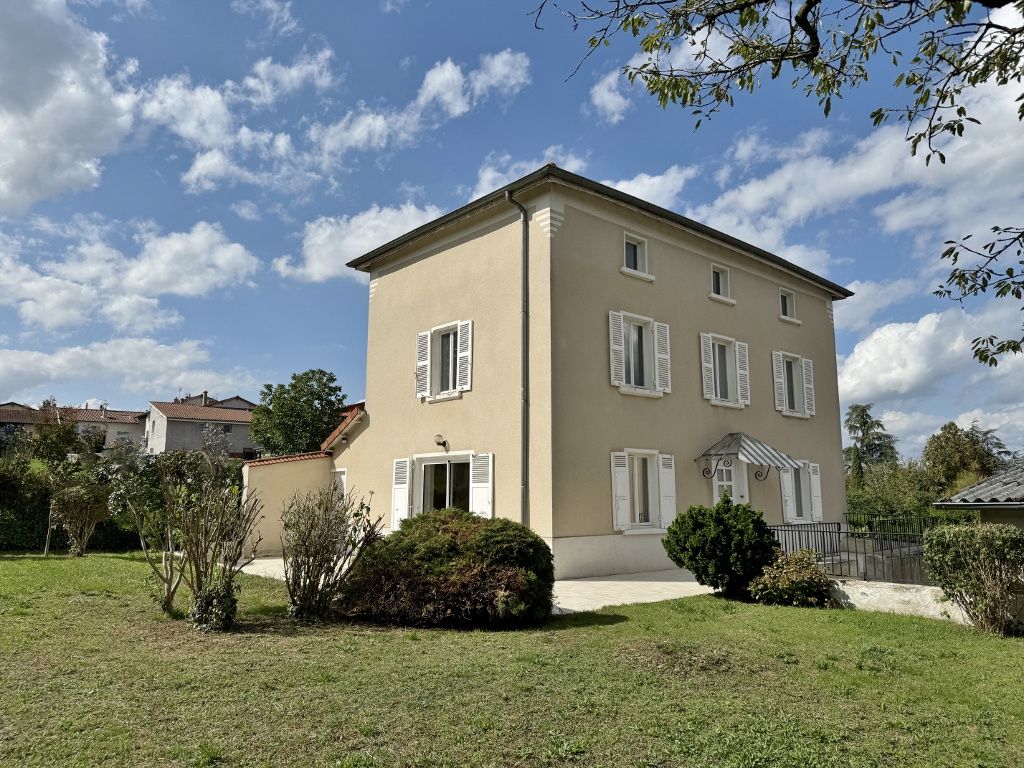 Achat maison à vendre 3 chambres 187 m² - Saint-Genis-les-Ollières