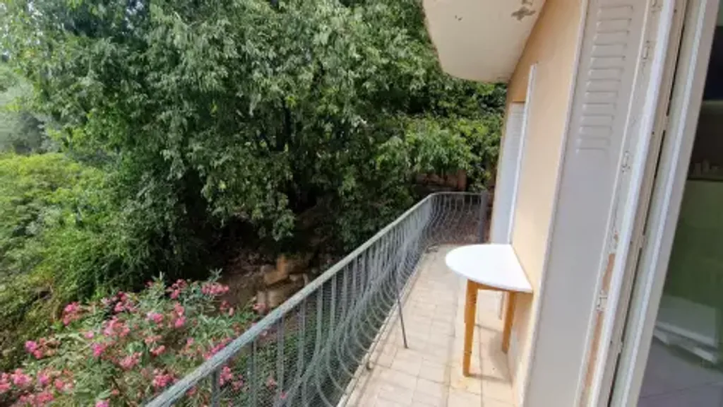 Achat appartement à vendre 4 pièces 71 m² - Grasse