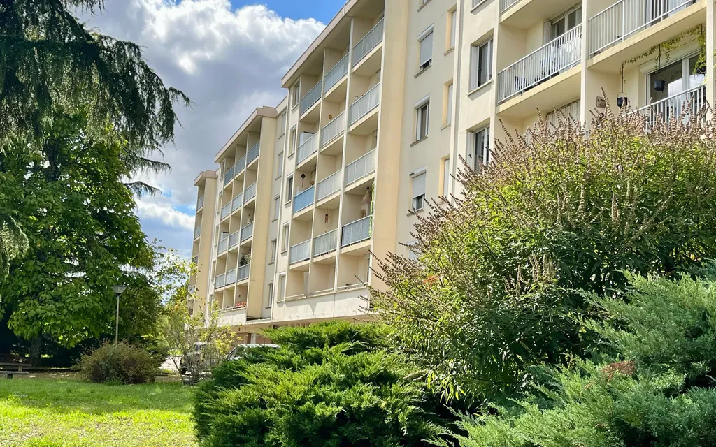 Achat appartement à vendre 4 pièces 77 m² - Irigny