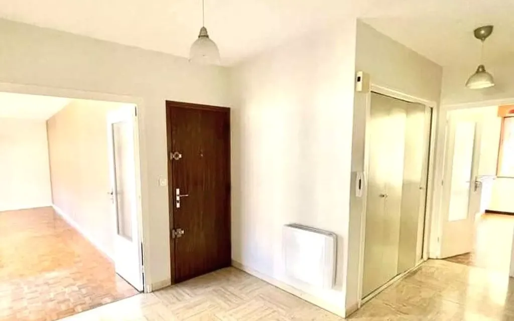 Achat appartement à vendre 5 pièces 111 m² - Saint-Étienne