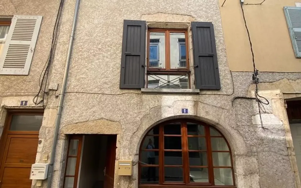 Achat maison à vendre 2 chambres 68 m² - Tullins