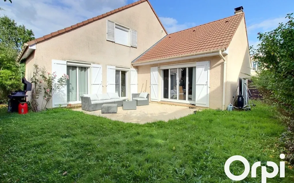 Achat maison à vendre 4 chambres 116 m² - Montigny-le-Bretonneux