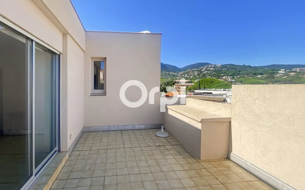 Achat appartement à vendre 2 pièces 52 m² - Cavalaire-sur-Mer