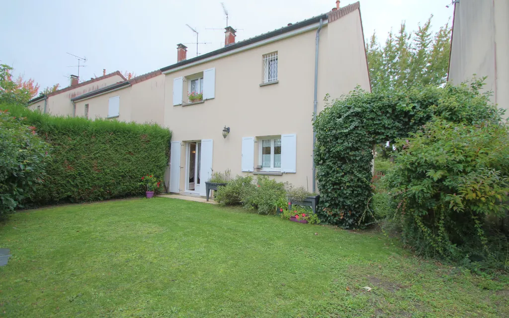 Achat maison à vendre 3 chambres 90 m² - Saint-Jean-de-la-Ruelle