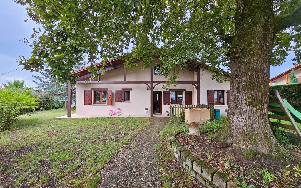 Achat maison à vendre 5 chambres 137 m² - Mont-de-Marsan