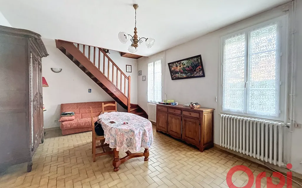 Achat maison à vendre 2 chambres 100 m² - Saint-Amand-Montrond