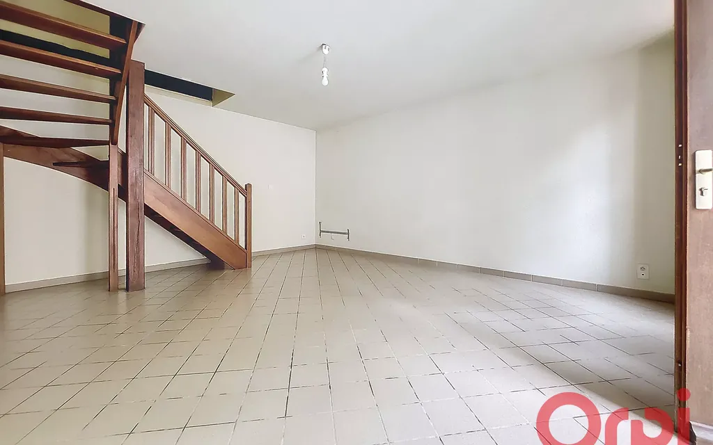 Achat maison à vendre 3 chambres 85 m² - Le Châtelet