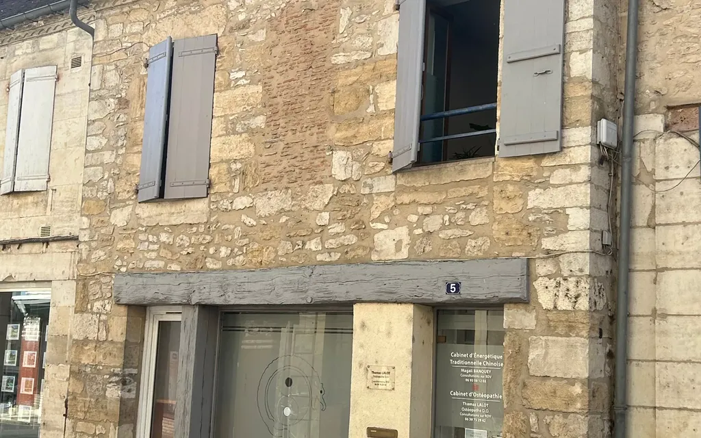 Achat maison à vendre 1 chambre 59 m² - Thenon