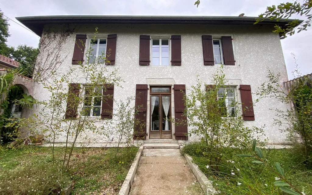 Achat maison à vendre 8 chambres 230 m² - Saubrigues