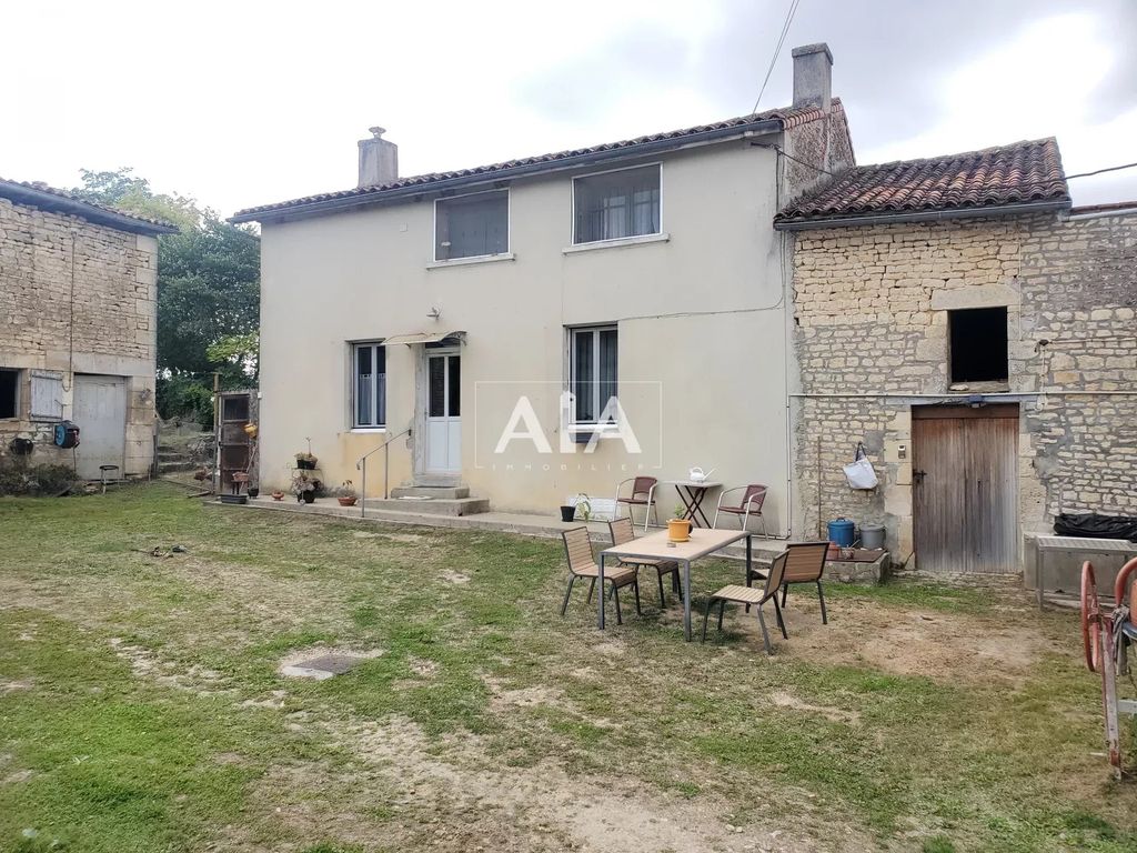 Achat maison à vendre 2 chambres 101 m² - La Faye