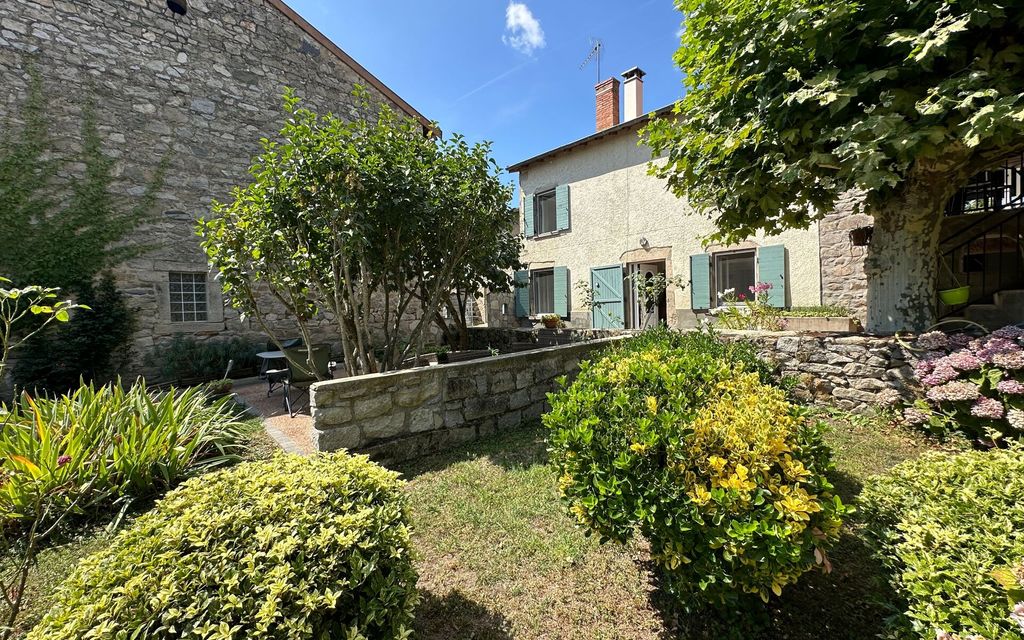 Achat maison à vendre 5 chambres 183 m² - Taluyers