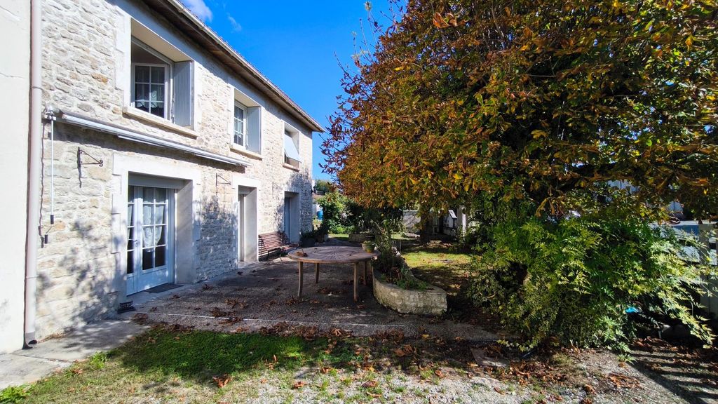 Achat maison 4 chambre(s) - Saint-Jean-d'Angély