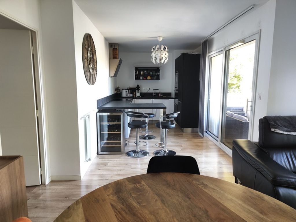 Achat appartement à vendre 3 pièces 69 m² - Saint-Gilles